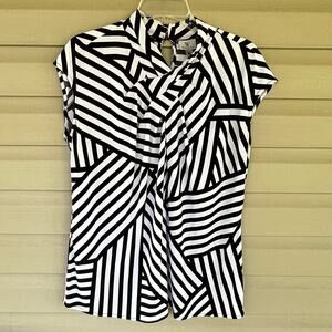 Black & White Worthington Top Size XL